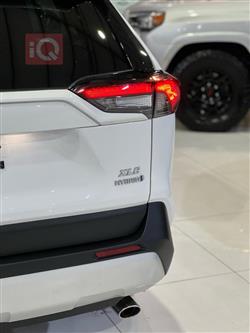 تۆیۆتا ڕاڤ 4